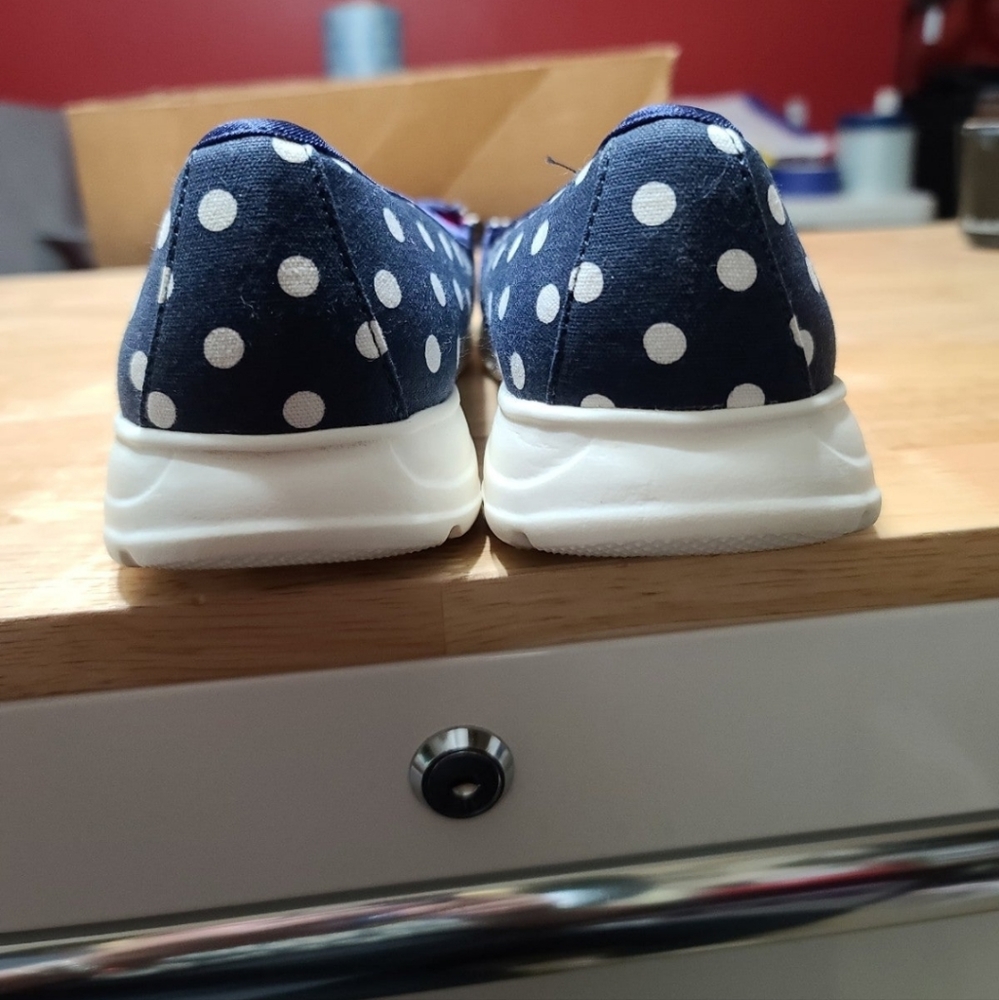 Lands' End slip on shoes - Picture 4 of 6